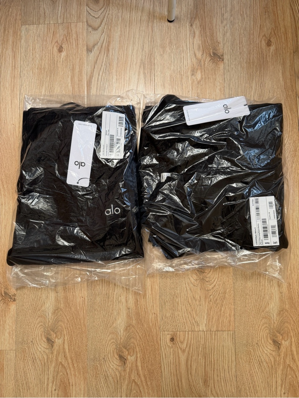 NWT Alo Black Collared Pullover & Straight Leg Sweatpants Set Size S - Picture 5 of 5